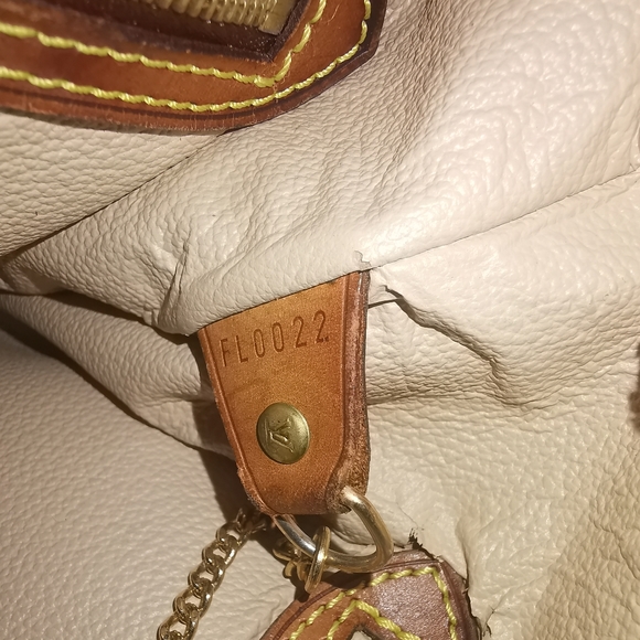 Louis vuitton shoulder bag - Picture 7 of 9